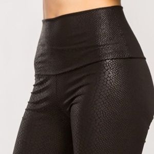 SNAKE SKIN HIGH WAIST LEGGINGS
